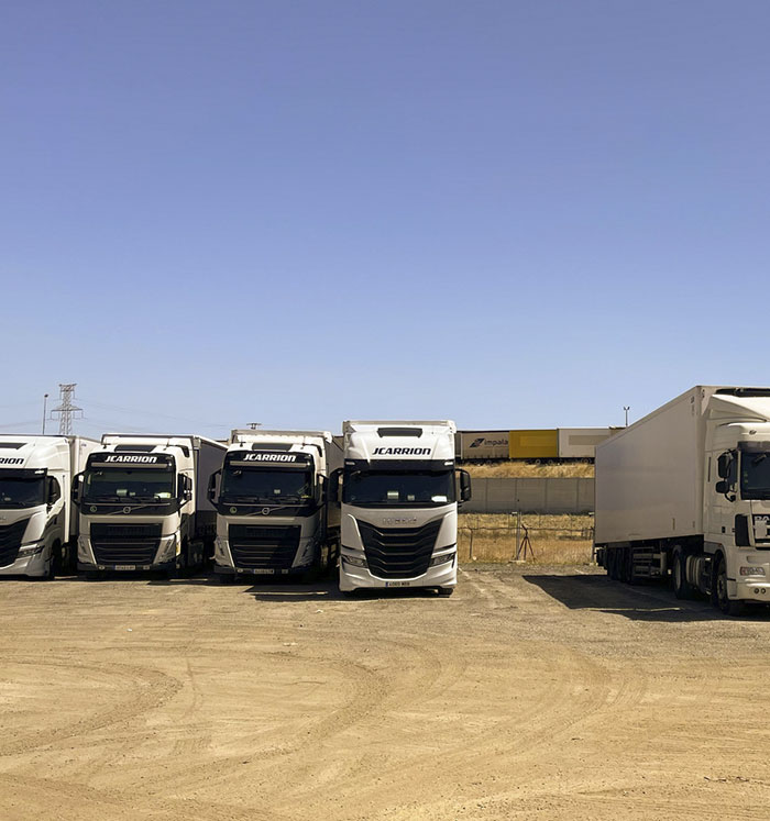 Campa Automoción camiones estacionados